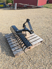 Load image into Gallery viewer, Category-0 Three Point Hitch Rake 50"