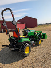 Load image into Gallery viewer, John Deere 1023E !233hrs! comes with H120 Loader+bucket