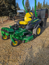 Load image into Gallery viewer, John Deere 2015 Z915B zero turn lawn mower