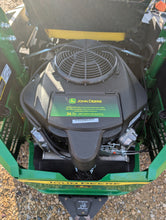 Load image into Gallery viewer, John Deere 2023 Z530R 140HRS zero turn lawn mower