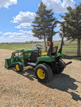 Load image into Gallery viewer, John Deere 2305 Compact tractor with CX200 Loader