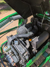 Load image into Gallery viewer, John Deere 2305 Compact tractor with CX200 Loader
