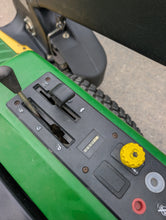 Load image into Gallery viewer, Zero turn John Deere F525 with bagger system