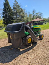 Load image into Gallery viewer, Lawn mower John Deere LT150 with bagging system
