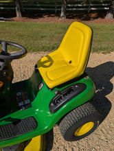Load image into Gallery viewer, John Deere L111 Lawn Mower