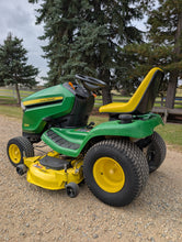 Load image into Gallery viewer, John Deere 2015 lawn tractor ONLY 291HRS