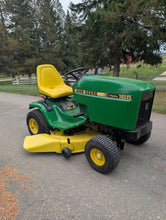 Load image into Gallery viewer, John Deere Lawn Mower 165 Hydro