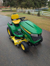 Load image into Gallery viewer, Lawn Tractor John Deere X500 !ONLY 88HRS!