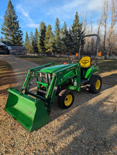 Load image into Gallery viewer, John Deere Compact Tractor 2210 !ONLY 580HRS!