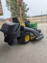 Load image into Gallery viewer, John Deere x485 with 62&quot; deck and bagger system
