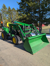 Load image into Gallery viewer, John Deere 2013 1023E 302Hrs with loader
