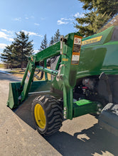Load image into Gallery viewer, John Deere 2013 1023E 302Hrs with loader
