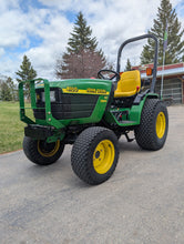 Load image into Gallery viewer, John Deere 4100 with 810Hrs and 3 point hitch

