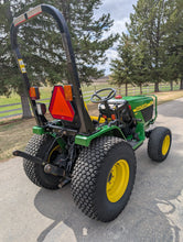 Load image into Gallery viewer, John Deere 4100 with 810Hrs and 3 point hitch
