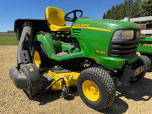 Load image into Gallery viewer, John Deere X485 compact tractor with only 560Hrs
