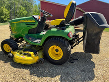 Load image into Gallery viewer, John Deere X485 compact tractor with only 560Hrs
