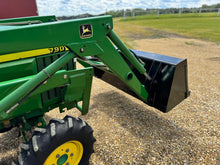 Load image into Gallery viewer, John Deere 790 with loader and ONLY 690hrs
