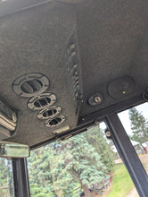 Load image into Gallery viewer, John Deere 855 with ONLY 650Hrs with loader and heated cab
