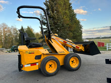 Load image into Gallery viewer, GEHL RL20DX Skidsteer
