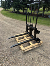 Load image into Gallery viewer, Pallet forks for John Deere Loader

