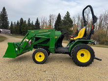Load image into Gallery viewer, 2002 John Deere 4010 with loader
