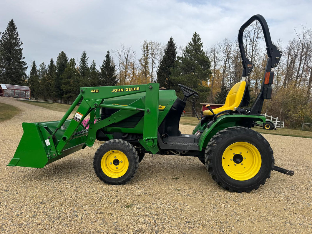 2002 John Deere 4010 with loader