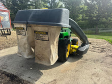 Load image into Gallery viewer, Lawn Tractor 425 John Deere ALL Wheel Steer with Baggger system

