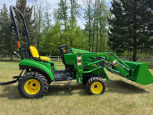 Load image into Gallery viewer, Compact tractor John Deere 1023E ONLY 60HRS
