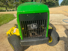 Load image into Gallery viewer, Lawn mower John Deere 180
