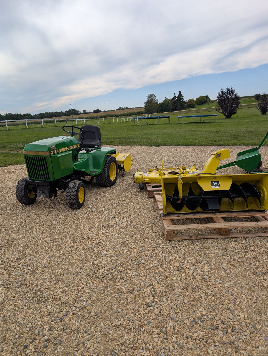 John Deere 318 With hydraulic Rototiller