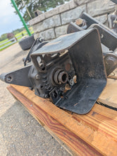 Load image into Gallery viewer, John Deere 318 322 330 332 420 430 Rear PTO Assembly And Gear Box 2000 RPM And 3point hitch kit
