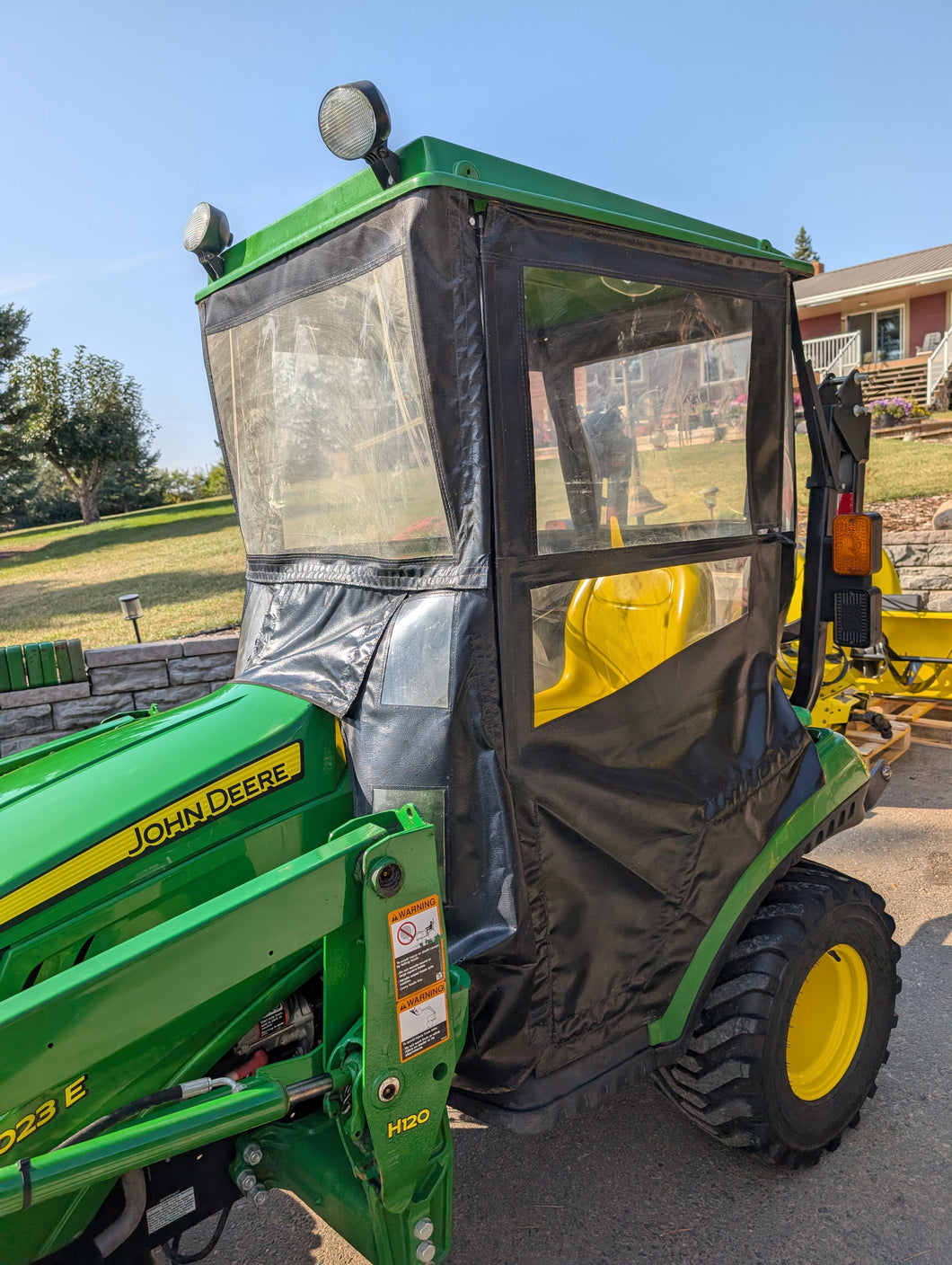 John Deere 1023E,1025R,1026R Soft Cab