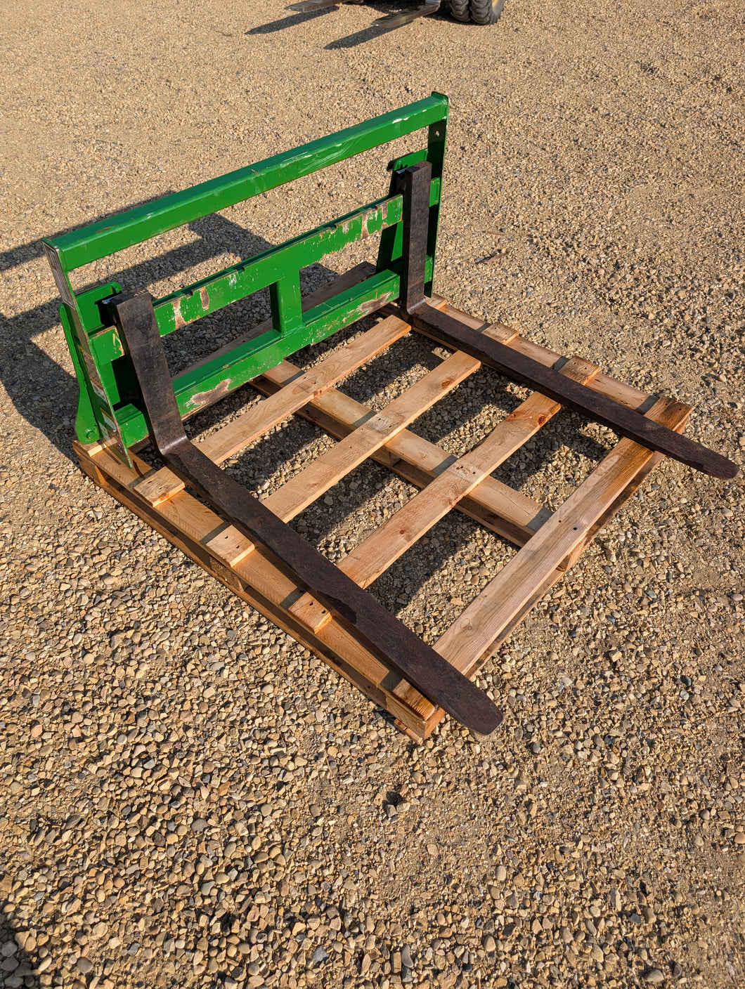 John Deere pallet forks