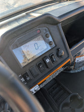 Load image into Gallery viewer, John Deere 2012 825I gator ONLY 583HRS
