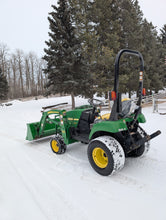 Load image into Gallery viewer, !REDUCED! John Deere 2305 with CX200 Loader and bucket
