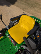 Load image into Gallery viewer, !REDUCED! 2008 John Deere Z425 zero turn 48" mowing deck
