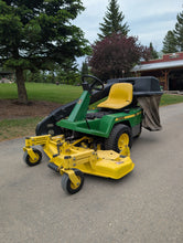 Load image into Gallery viewer, Zero turn John Deere F525 with bagger system
