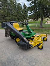 Load image into Gallery viewer, Zero turn John Deere F525 with bagger system
