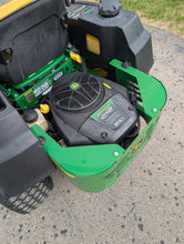 Load image into Gallery viewer, Zero Turn Lawn Mower John Deere Z425
