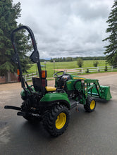 Load image into Gallery viewer, Compact Tractor John Deere 1023E ONLY 210HRS
