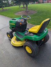 Load image into Gallery viewer, John Deere Lawn Tractor L110
