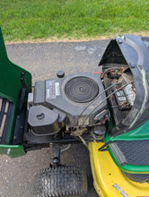 Load image into Gallery viewer, John Deere Lawn Tractor L110
