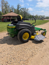 Load image into Gallery viewer, Zero Turn John Deere Z435 ONLY 336HRS
