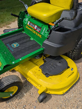Load image into Gallery viewer, Zero Turn John Deere Z435 ONLY 336HRS
