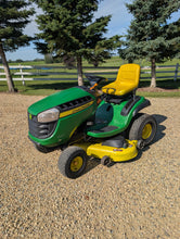 Load image into Gallery viewer, John Deere Lawn Tractor D140

