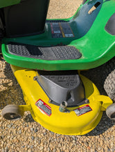 Load image into Gallery viewer, John Deere Lawn Tractor D140
