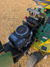 Load image into Gallery viewer, Lawn mower John Deere 170 38" deck
