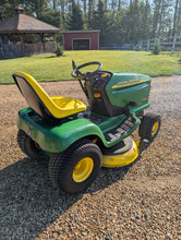 Load image into Gallery viewer, John Deere Lt166 lawn mower 38" deck
