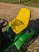 Load image into Gallery viewer, John Deere Lt166 lawn mower 38" deck
