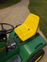 Load image into Gallery viewer, John Deere 425 Lawn tractor with Snowblower
